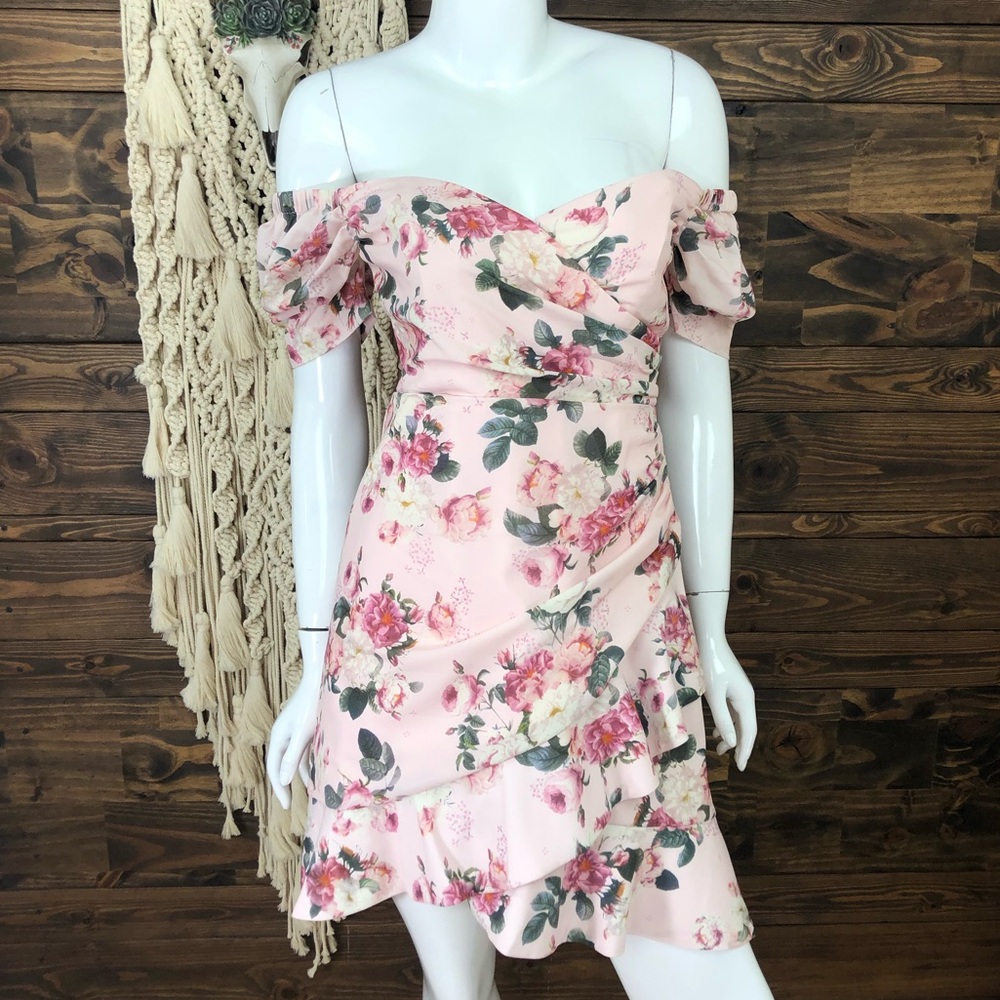 Q&A Los Angeles | Floral Off Shoulder Dress Ruffle Trim Pink Puff‎ Sleeves
